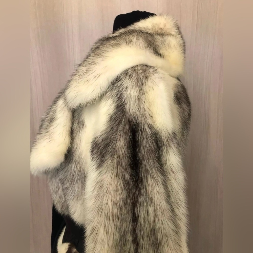 Woman Cross Mink Fur Coat. White Mink Coat With Belt - Picture 8 of 9